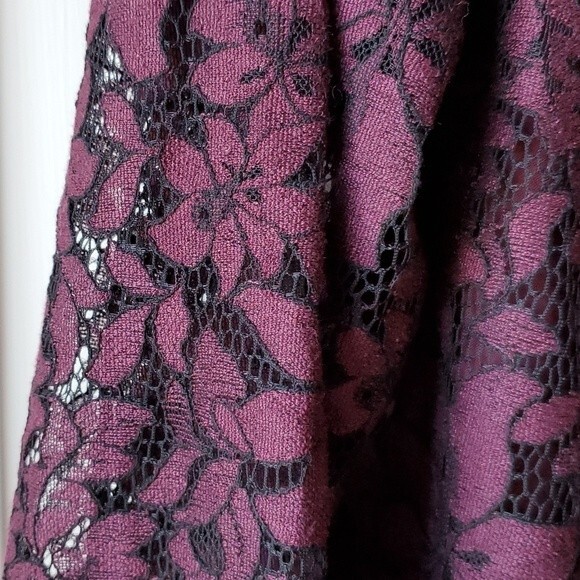 HOLLISTER BURGUNDY LACE OFF-SHOULDER PEASANT TOP SIZE SMALL FALL ROMANTIC - Picture 2 of 7